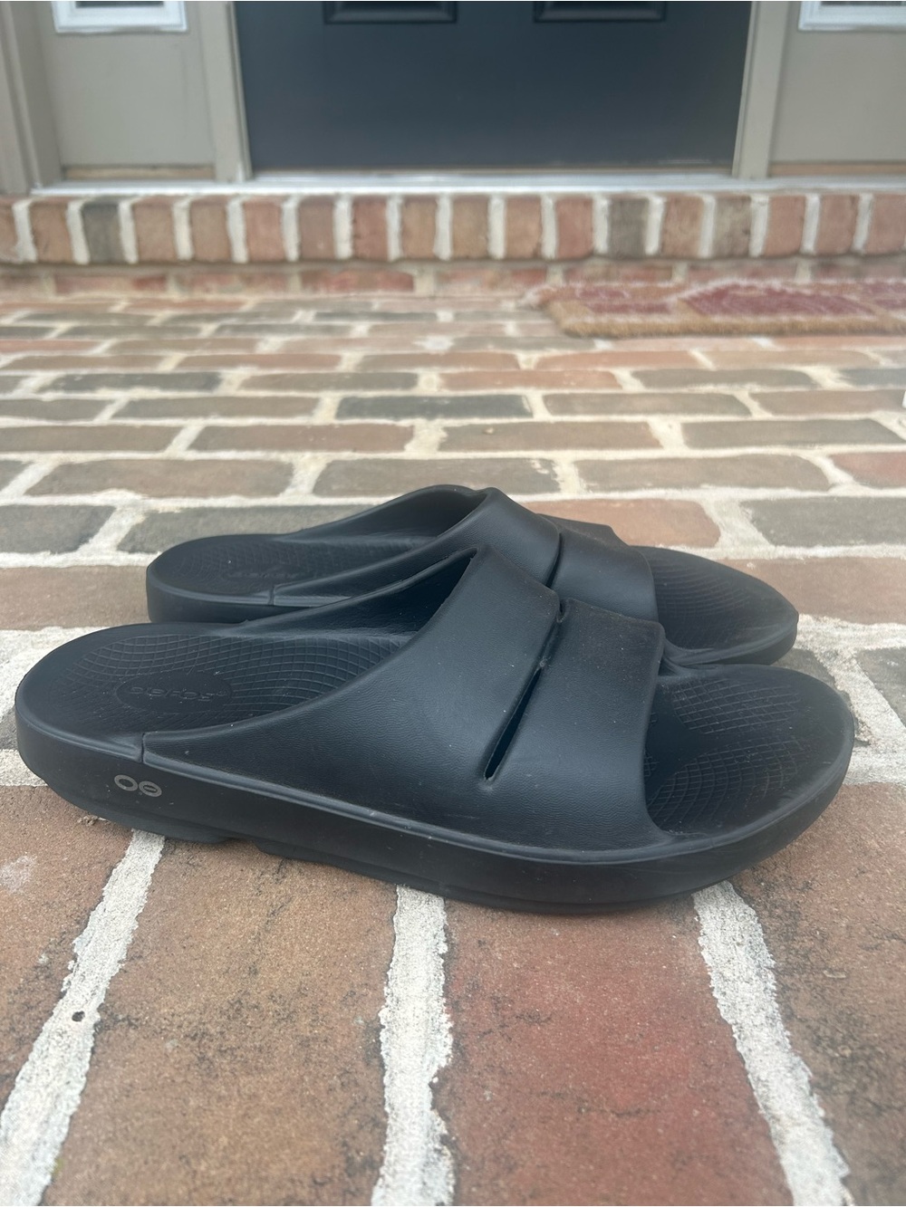 OOFOS Ooahh Black Recovery Slide Sandals 12